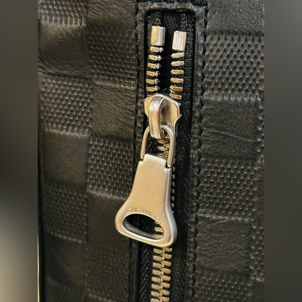 ❌ ❌ SOLD ❌❌LOUIS VUITTON DAMIER INFINI BRAZZA MESSENGER BAG UNISEX w/ DUST BAG - Picture 15 of 17